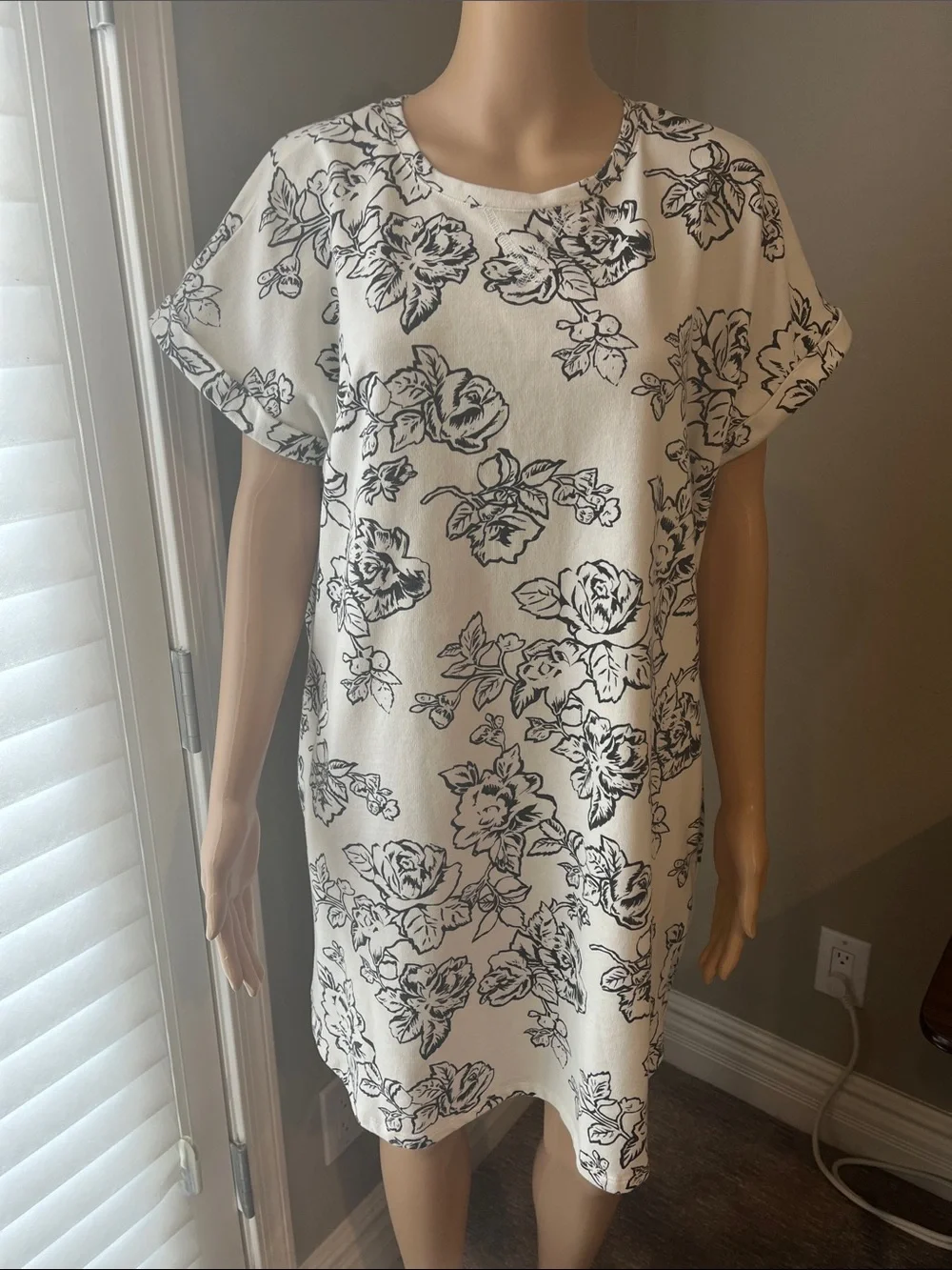 Floral Black & White Short Sleeve Tunic